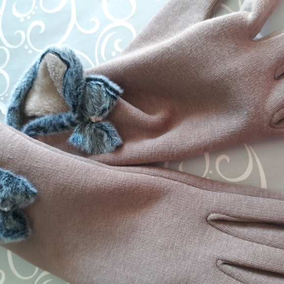 Gloves - Picture 4 of 4